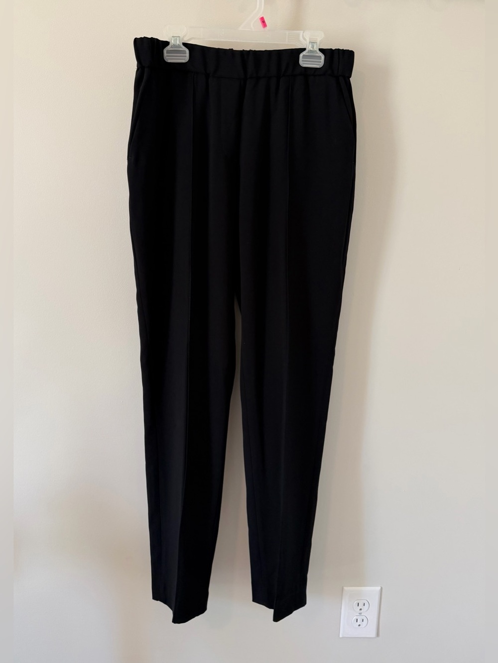 Aritzia Babaton Pleated Pull On Dress Pant Trousers Black Sz Small 29.5” Inseam